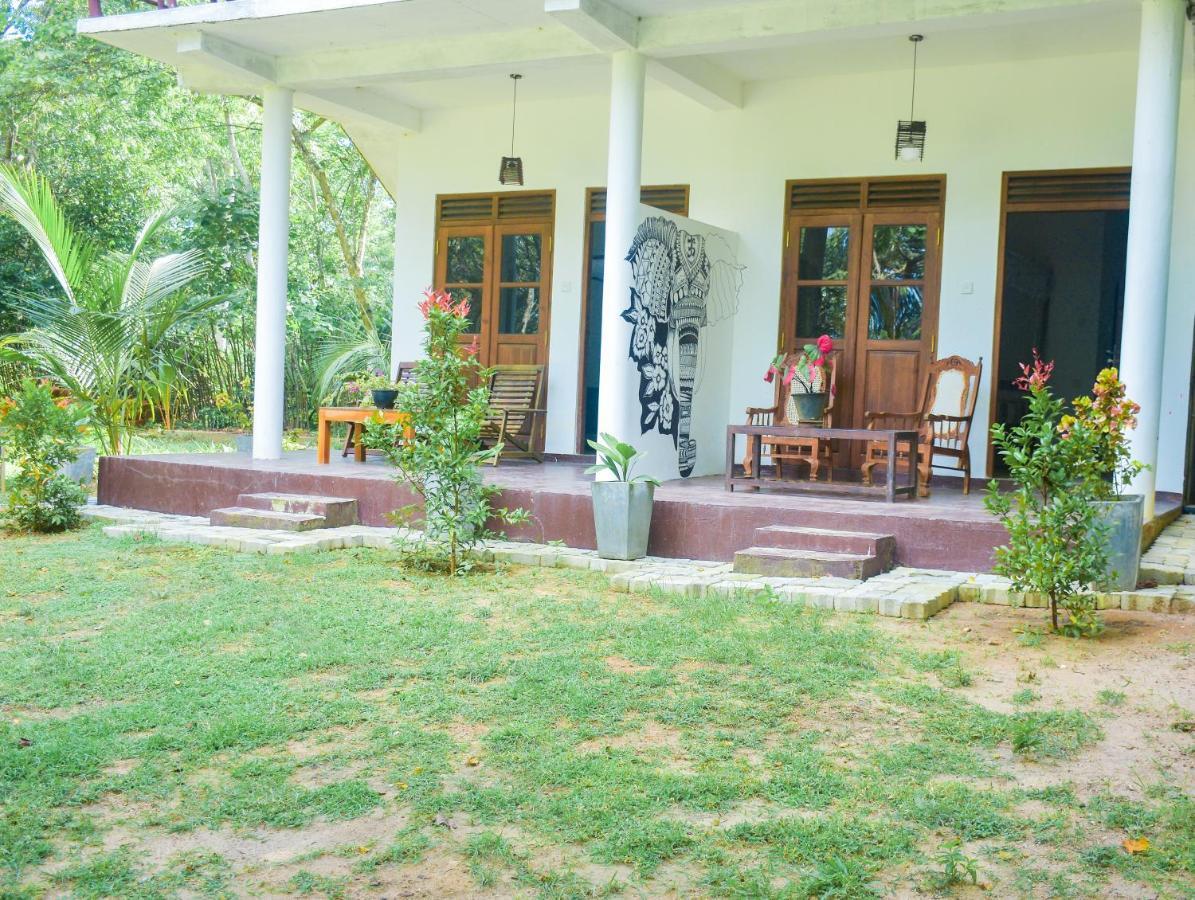 King'S Elephant Cabanas & Restaurant Tangalle Exterior photo